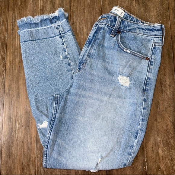 Abercrombie Curve Love High Rise Mom Jean - Picture 3 of 12